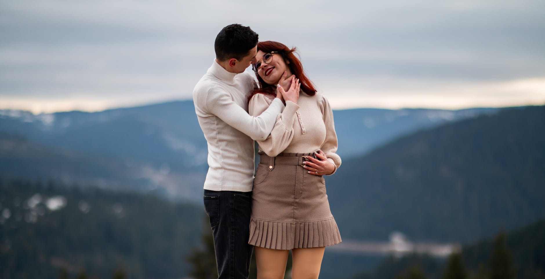 Warum ehrliche Selbstdarstellung im Online-Dating langfristig mehr bringt als perfekte Fotos